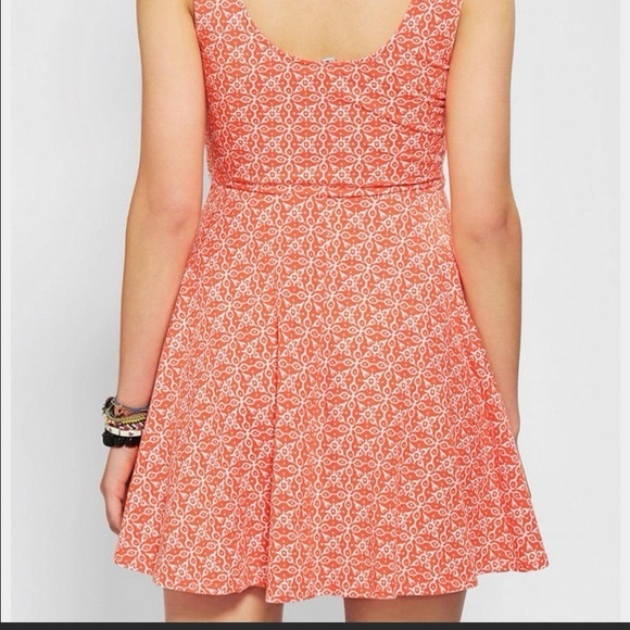 Ecote for URBAN outfitters orange & white Printed Mini Dress Size Medium EUC - Picture 3 of 7